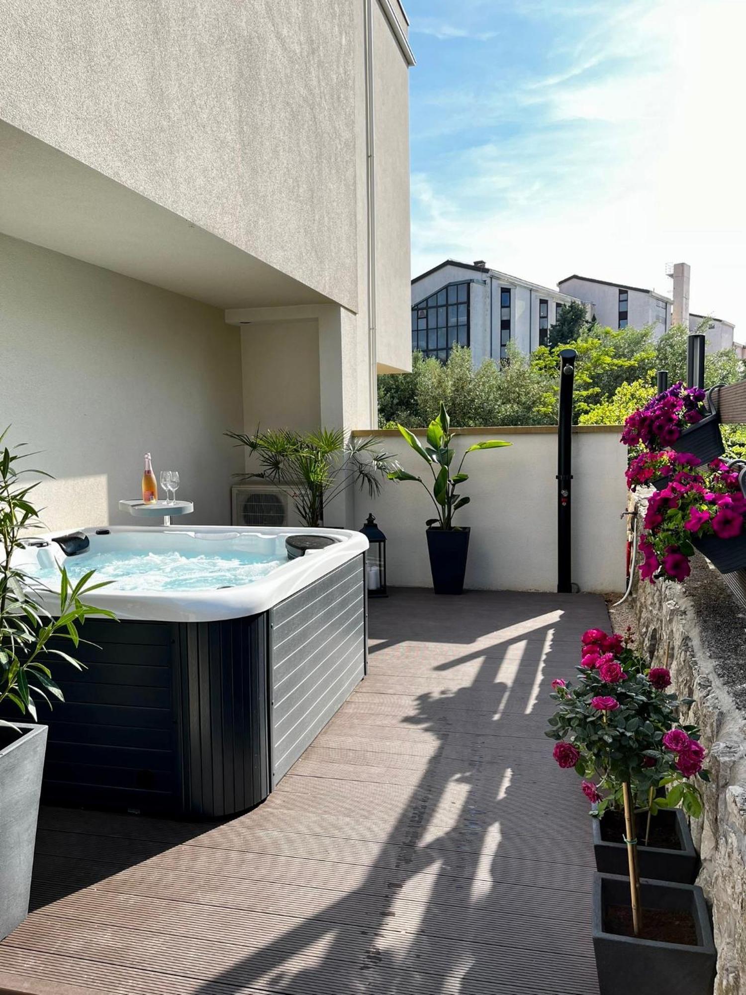 Studio Apartment Rosa Krk Кърк Екстериор снимка